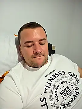 KarlosCarutox online show from October 2025 06:06:02 PM