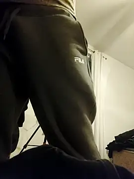 Snapshot of QcMisterv13 chatting on November 2025 01:08:02 AM QcMisterv13 online show from November 2025 01:08:02 AM