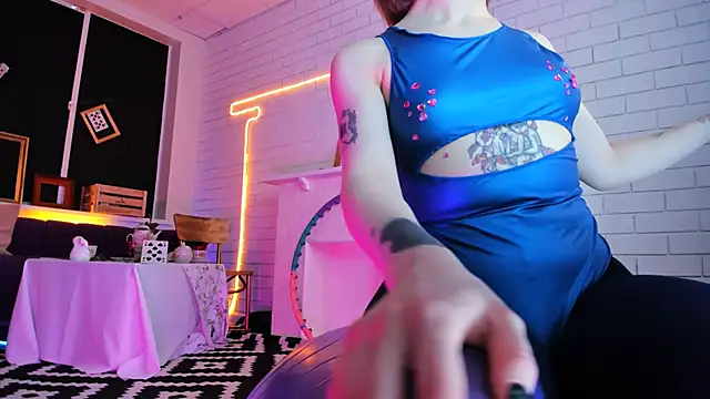 Snapshot of AphexQueen chatting on December 2024 06:18:02 PM AphexQueen online show from December 2024 06:18:02 PM