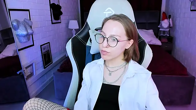 Snapshot of AphexQueen chatting on January 2025 04:14:02 PM AphexQueen online show from January 2025 04:14:02 PM