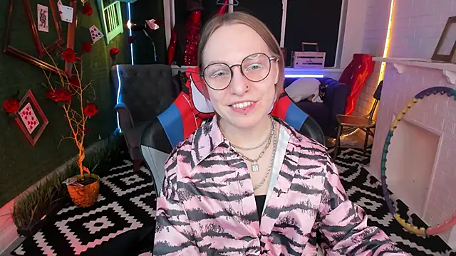 Snapshot of AphexQueen chatting on February 2025 04:14:01 PM AphexQueen online show from February 2025 04:14:01 PM