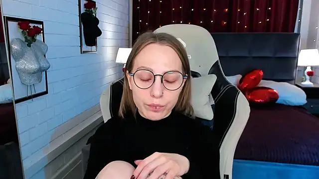 Snapshot of AphexQueen chatting on March 2025 12:11:01 PM AphexQueen online show from March 2025 12:11:01 PM