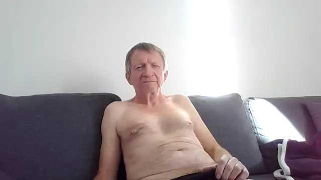 naturiste974 online show from October 2025 03:35:01 PM