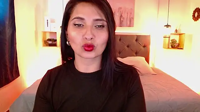 Snapshot of emily_leinner chatting on January 2025 02:56:02 PM emily leinner online show from January 2025 02:56:02 PM