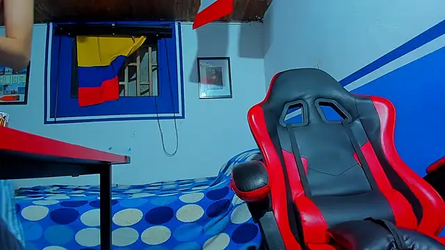 Snapshot of maxowens_oficial chatting on March 2026 08:59:02 PM maxowens oficial online show from March 2026 08:59:02 PM