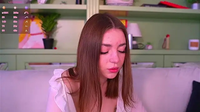 Snapshot of LindaFarmer chatting on March 2026 05:09:02 AM LindaFarmer online show from March 2026 05:09:02 AM