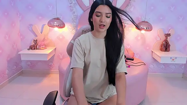 Snapshot of Saraa_Skinny chatting on December 2024 11:33:01 AM Saraa Skinny online show from December 2024 11:33:01 AM