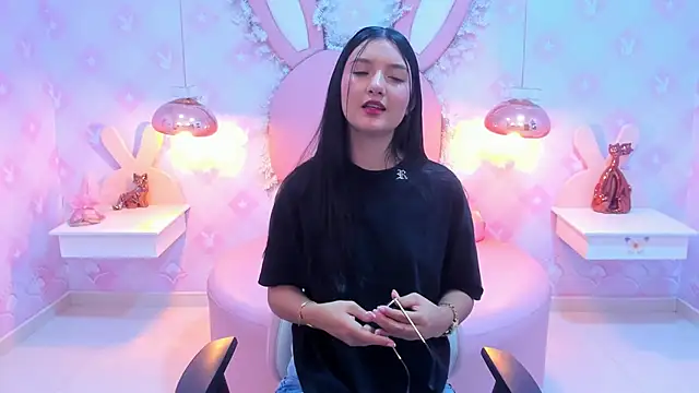 Snapshot of Saraa_Skinny chatting on January 2025 11:56:02 AM Saraa Skinny online show from January 2025 11:56:02 AM