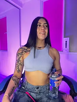 emily 22x online show from November 2025 10:10:02 PM