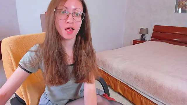 Pantyhose Mila online show from May 2026 08:03:02 PM