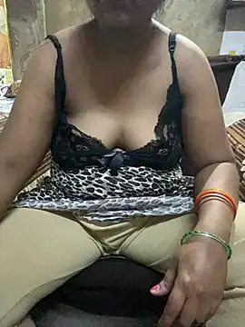 Snapshot of Tameesh_sexy_mistress chatting on June 2026 05:04:02 PM Tameesh sexy mistress online show from June 2026 05:04:02 PM