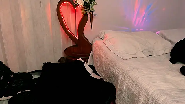 naihroby online show from July 2026 10:36:02 PM