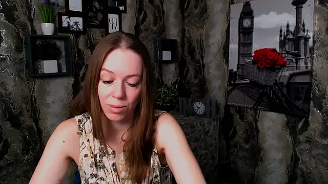 Snapshot of GloriaSi_ chatting on April 2026 04:54:01 AM GloriaSi online show from April 2026 04:54:01 AM