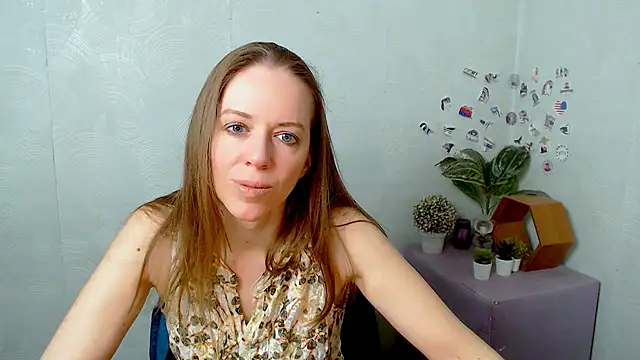 Snapshot of GloriaSi_ chatting on May 2026 09:37:01 AM GloriaSi online show from May 2026 09:37:01 AM