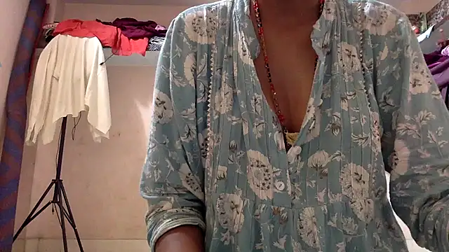 Snapshot of Shalu79 chatting on July 2026 05:02:02 AM Shalu79 online show from July 2026 05:02:02 AM