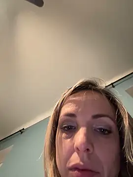 Annelibre online show from January 2025 08:54:01 PM