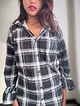 Snapshot of DiyAsingHh chatting on March 2026 02:05:02 AM DiyAsingHh online show from March 2026 02:05:02 AM