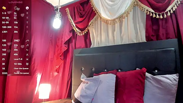 Snapshot of brittany_williams_ chatting on December 2025 04:00:02 AM brittany williams online show from December 2025 04:00:02 AM