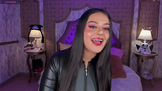 SoffiQueen online show from April 2026 02:41:01 PM