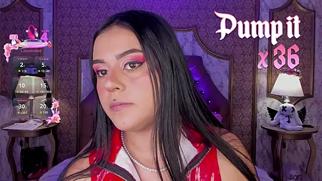 SoffiQueen online show from April 2026 02:22:02 PM