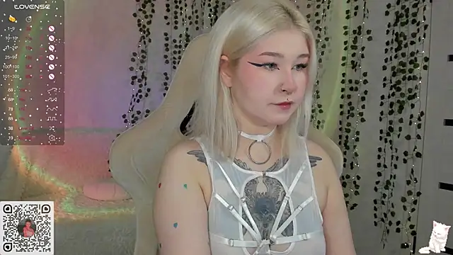 chillycharm online show from February 2025 03:01:01 AM