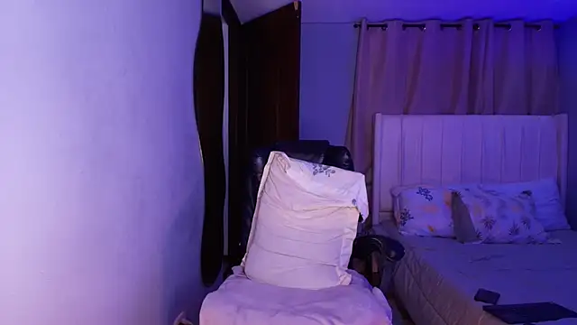 Shenoa1 online show from November 2025 01:19:02 AM