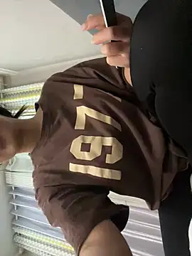 Snapshot of Mia_Meow_ chatting on March 2025 05:49:02 PM Mia Meow online show from March 2025 05:49:02 PM