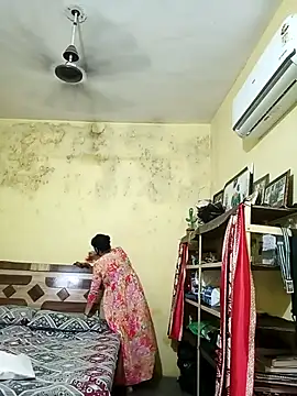 heenage online show from April 2026 03:38:01 AM