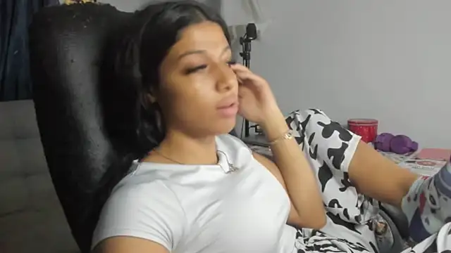 pocahontas lov20 online show from January 2026 02:39:02 AM