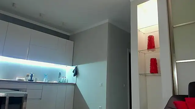 Emma Flin online show from March 2025 02:02:02 PM