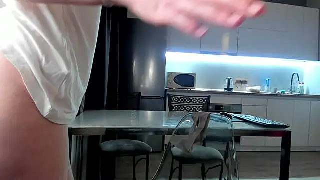 Emma Flin online show from March 2025 02:04:02 PM