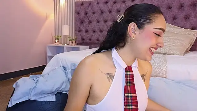 EMILYY FOXY online show from November 2025 07:24:01 PM