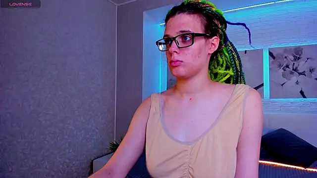 KIKI Krash online show from September 2025 10:04:02 AM