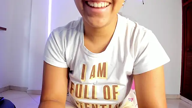 Snapshot of anniesweet- chatting on November 2025 01:25:02 PM anniesweet- online show from November 2025 01:25:02 PM