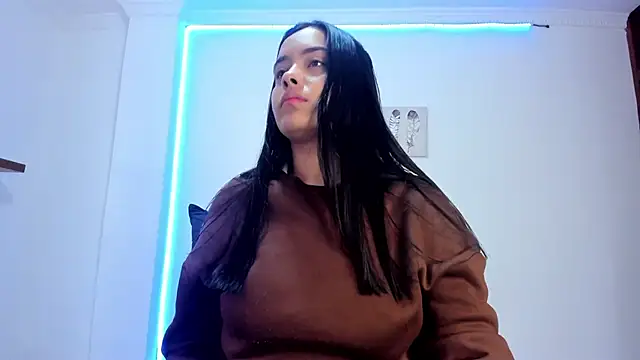 Snapshot of anniesweet- chatting on April 2026 01:44:02 PM anniesweet- online show from April 2026 01:44:02 PM