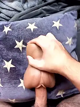 mattarm3122 online show from September 2025 12:49:02 PM