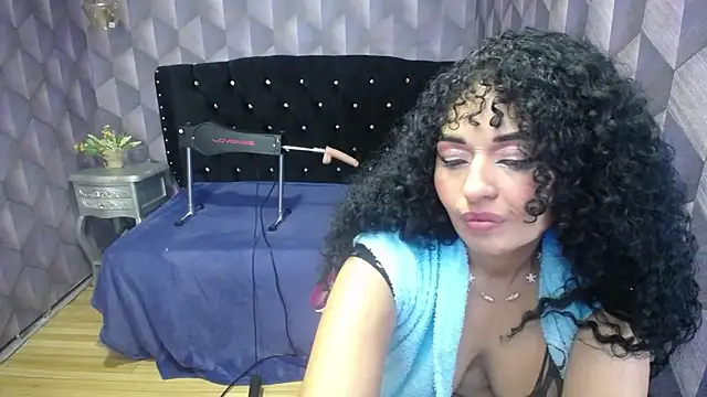 Snapshot of Sofiacowperx chatting on January 2025 02:13:01 PM Sofiacowperx online show from January 2025 02:13:01 PM