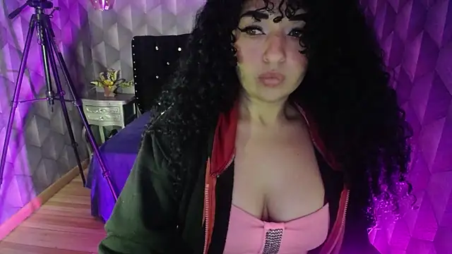 Snapshot of Sofiacowperx chatting on February 2025 04:56:02 PM Sofiacowperx online show from February 2025 04:56:02 PM