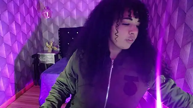 Snapshot of Sofiacowperx chatting on March 2025 01:50:02 PM Sofiacowperx online show from March 2025 01:50:02 PM