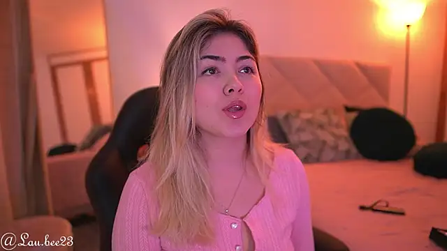 Lau Bee online show from September 2025 06:21:01 PM