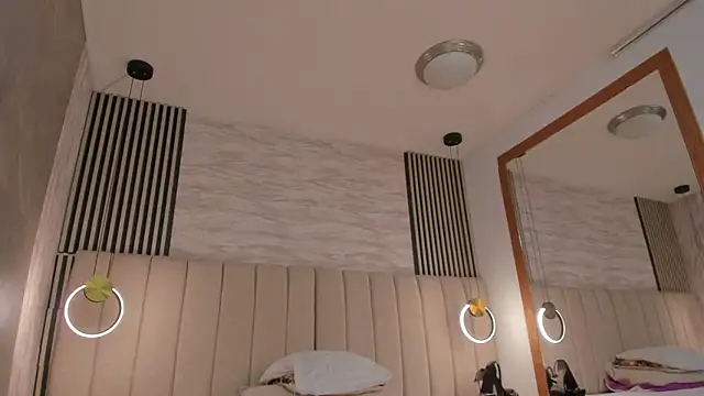 laura smith33 online show from October 2025 02:23:02 PM