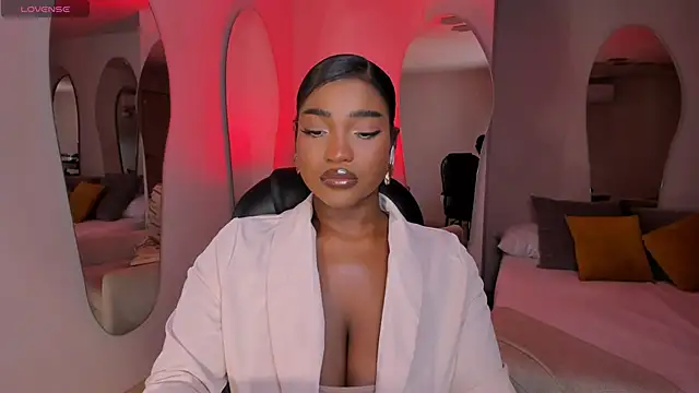 SavannahStorm online show from April 2026 12:32:02 PM