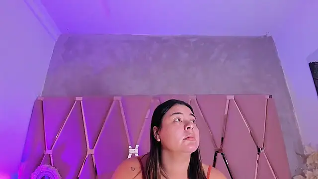 madyjames online show from January 2026 12:43:01 PM