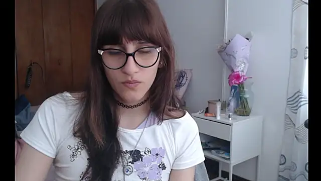 Snapshot of Alice_love29 chatting on June 2026 03:12:01 PM Alice love29 online show from June 2026 03:12:01 PM