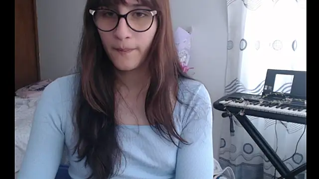 Snapshot of Alice_love29 chatting on June 2026 03:24:02 PM Alice love29 online show from June 2026 03:24:02 PM