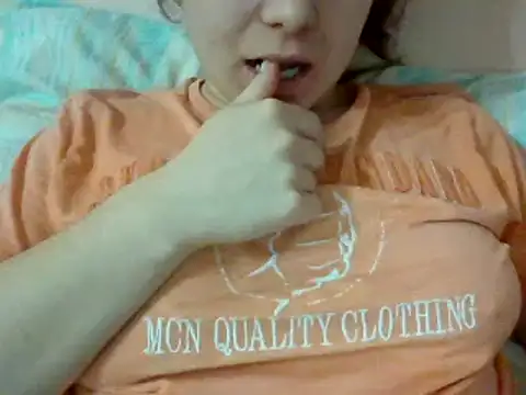 Snapshot of MikaKors chatting on January 2025 04:47:01 PM MikaKors online show from January 2025 04:47:01 PM