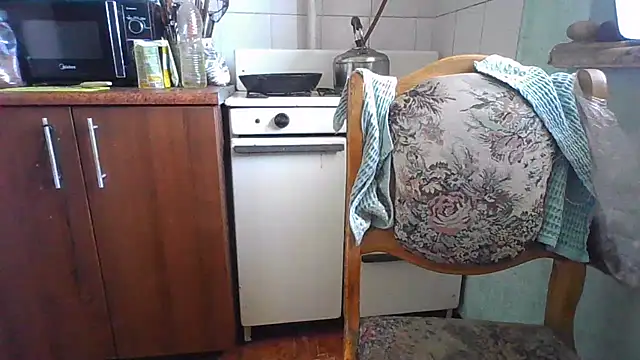 Snapshot of MikaKors chatting on February 2025 07:20:01 AM MikaKors online show from February 2025 07:20:01 AM