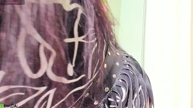 Margaret Clark  online show from December 2025 11:25:02 AM