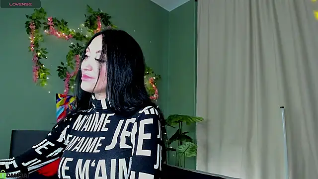 Snapshot of Margaret_Clark_ chatting on April 2026 12:10:01 PM Margaret Clark online show from April 2026 12:10:01 PM