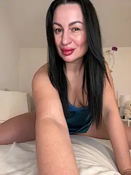 Helena7077 online show from February 2026 02:40:02 PM